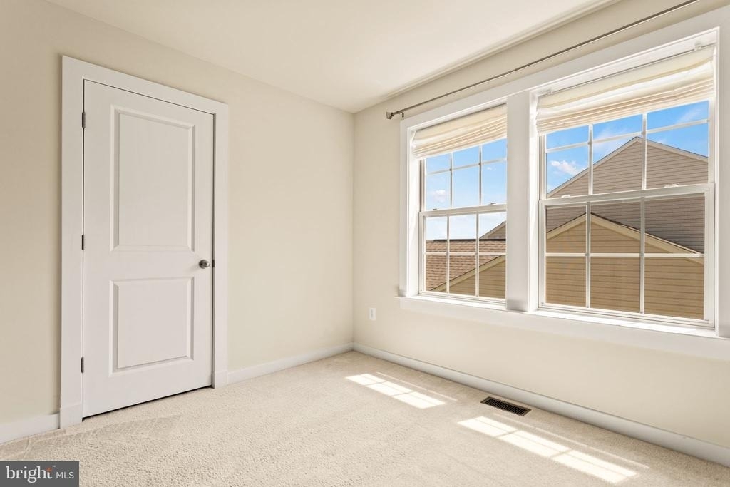 1112 Saxton Drive - Photo 40