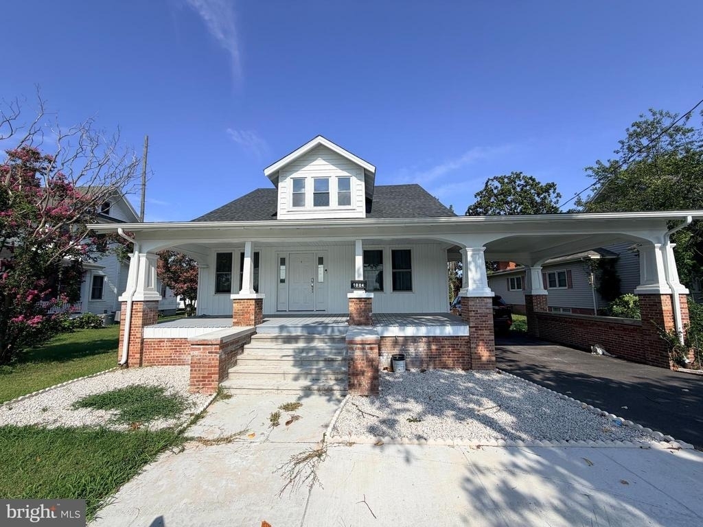 1004 West Street - Photo 0