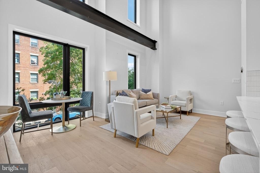 2440 Ontario Road Nw - Photo 3
