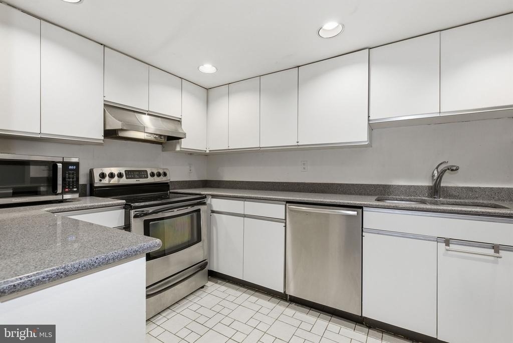 308 East Capitol Street Ne - Photo 2
