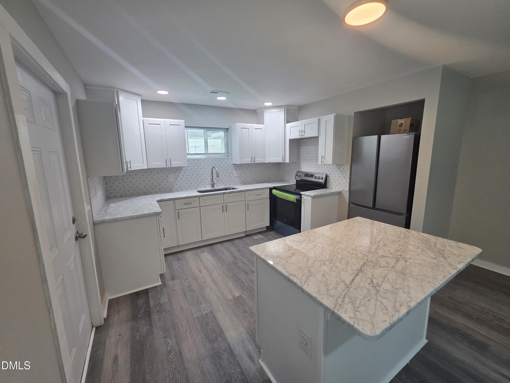 523 E Nelson Avenue - Photo 8