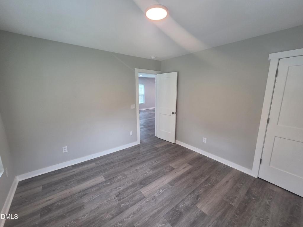 523 E Nelson Avenue - Photo 4