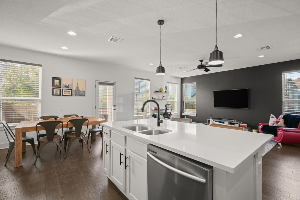 5160 N A W Grimes Blvd - Photo 8