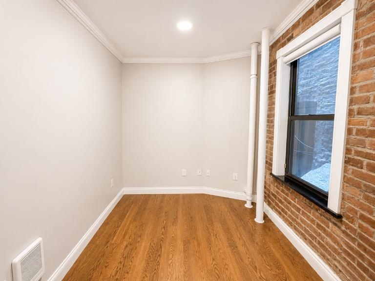 Copy of 115 Mulberry Street, Unit 2f - Photo 18