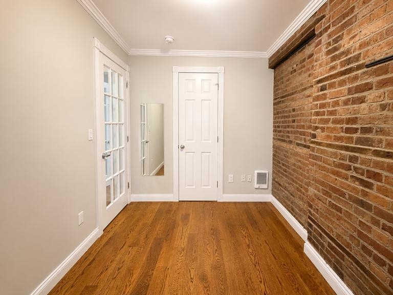 Copy of 115 Mulberry Street, Unit 2f - Photo 17