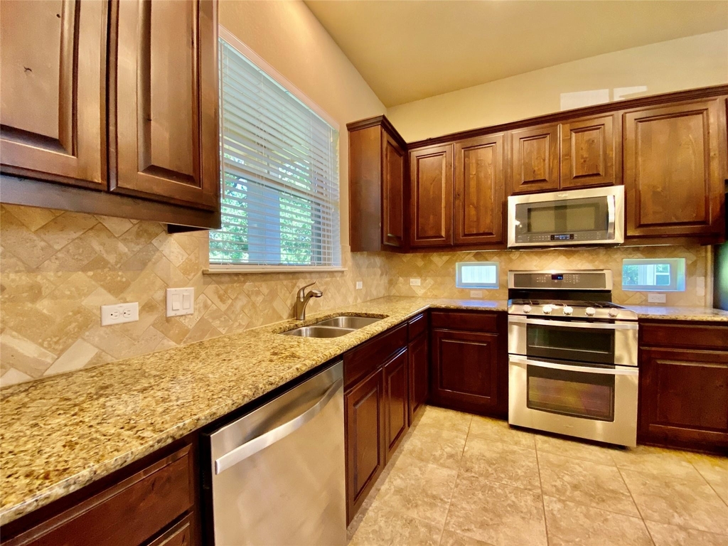 12437 Gray Camlet Ln - Photo 9