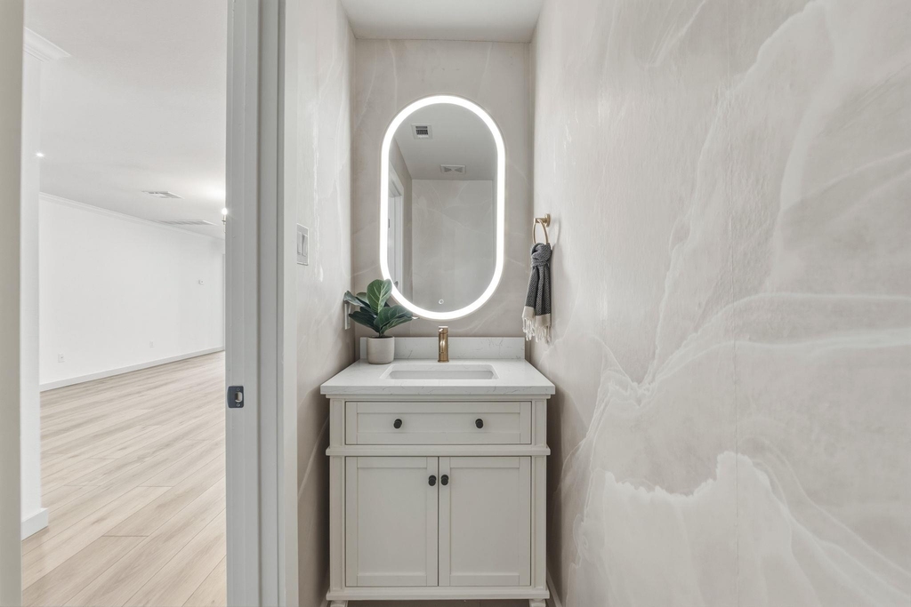 211 Banner Ave - Photo 3