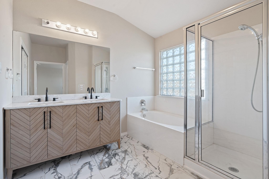 10808 Chippenhook Ct - Photo 3