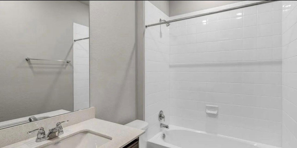 400 Barton Creek Ln - Photo 0