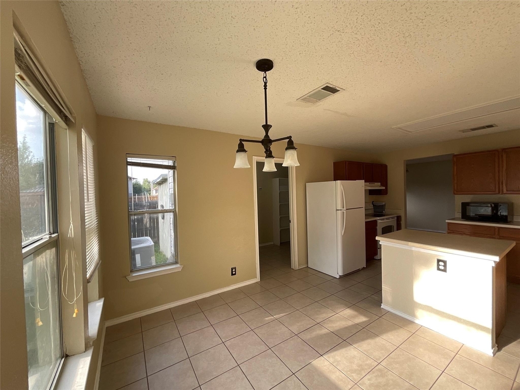 1172 Southern Pl - Photo 5
