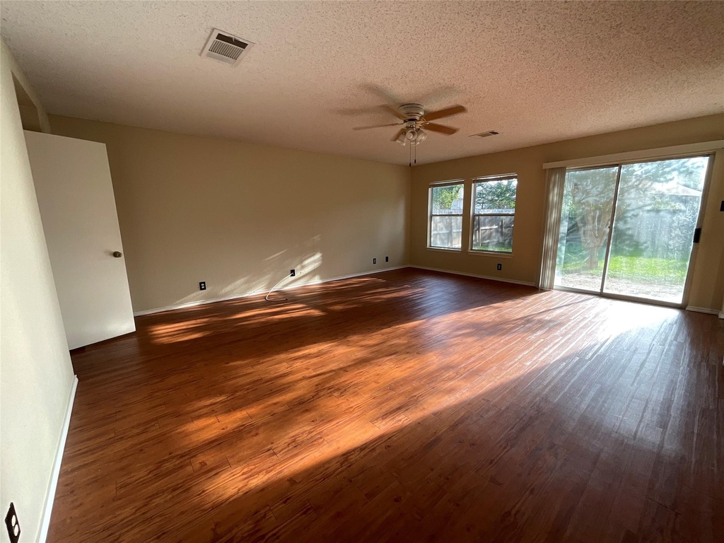 1172 Southern Pl - Photo 2