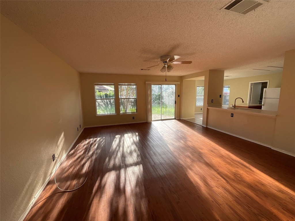 1172 Southern Pl - Photo 3
