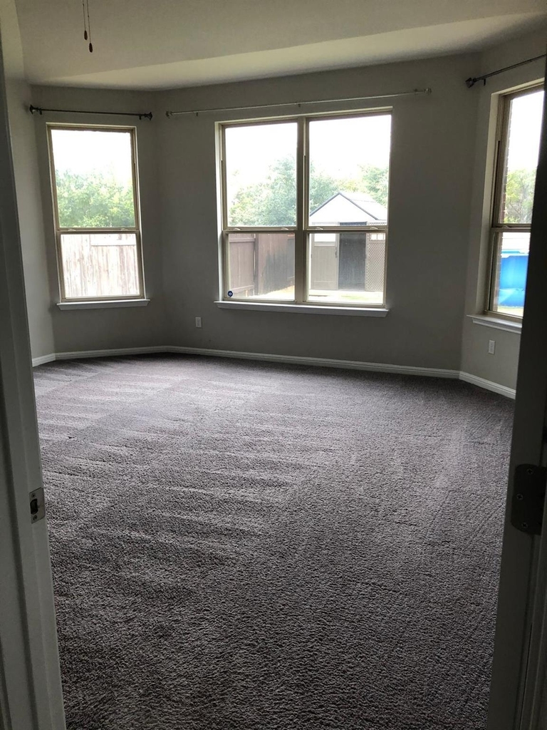 1052 Myrna Bnd - Photo 10