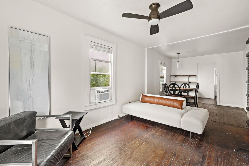 1710 Haskell St - Photo 4