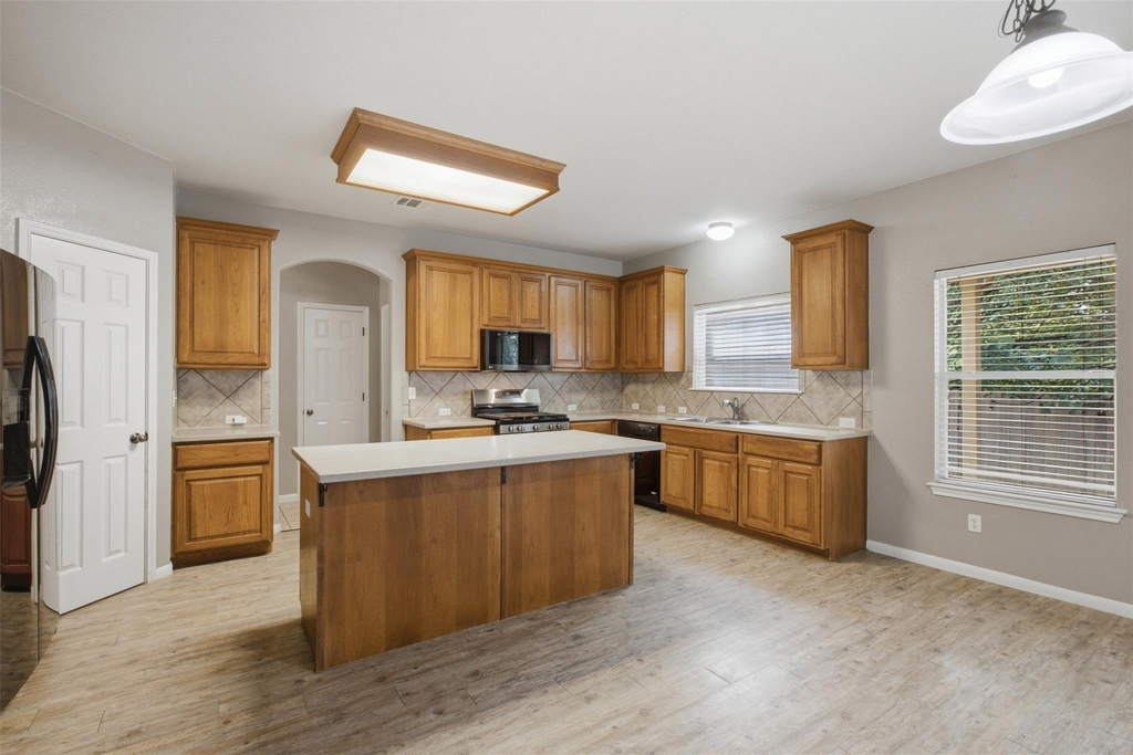 2302 Brookhollow Ter - Photo 20