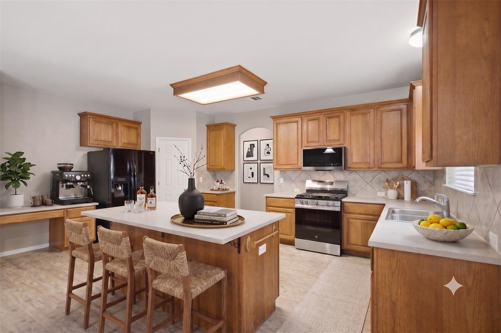 2302 Brookhollow Ter - Photo 0