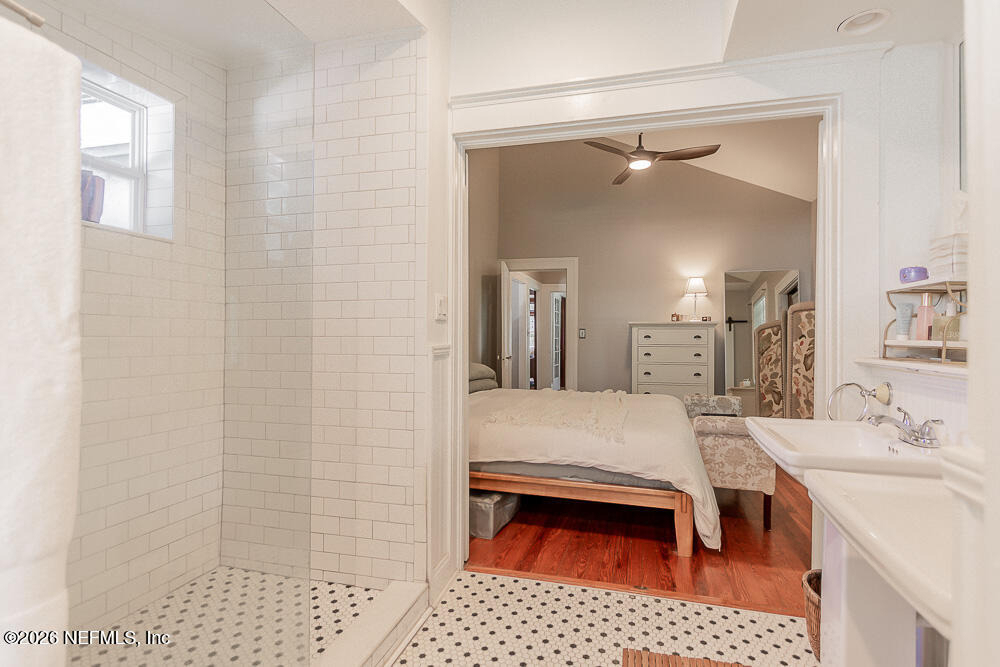 2751 Herschel Street - Photo 13