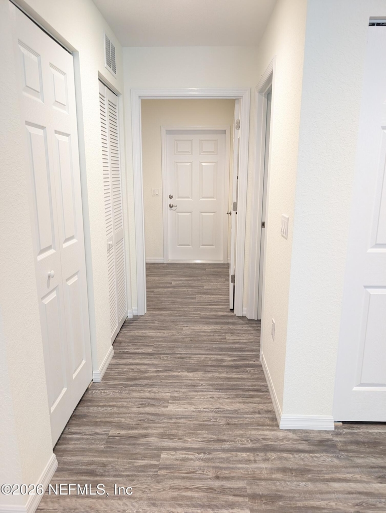 819 Ne 10th Street - Photo 2