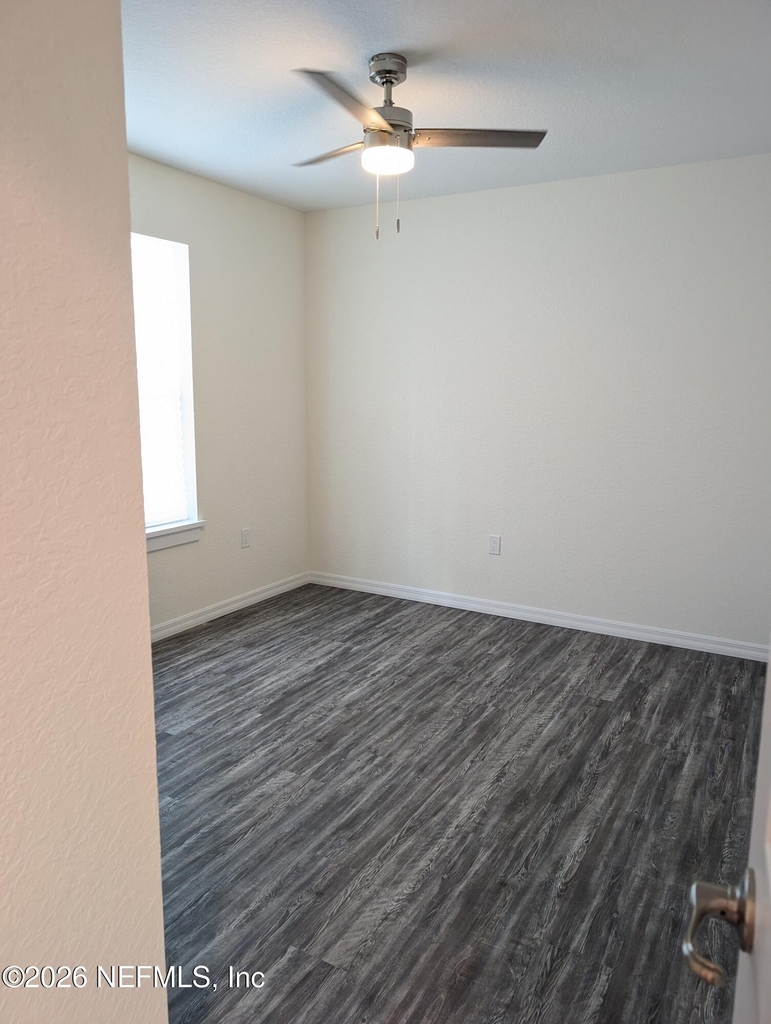 819 Ne 10th Street - Photo 1
