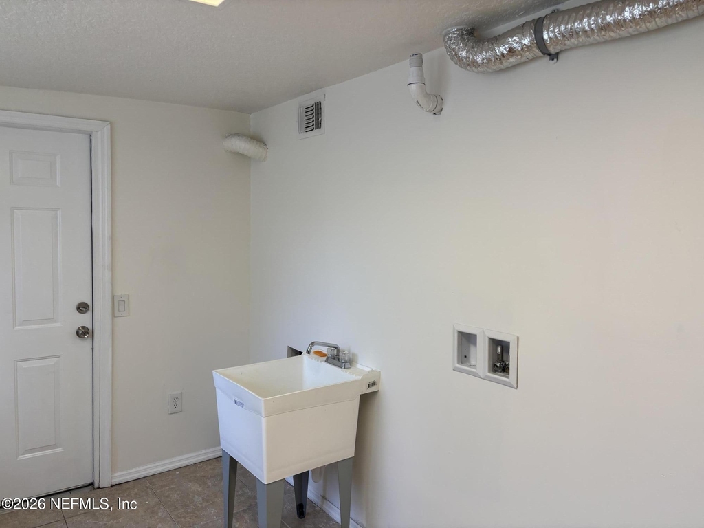 1824 S Brookview Drive S - Photo 15