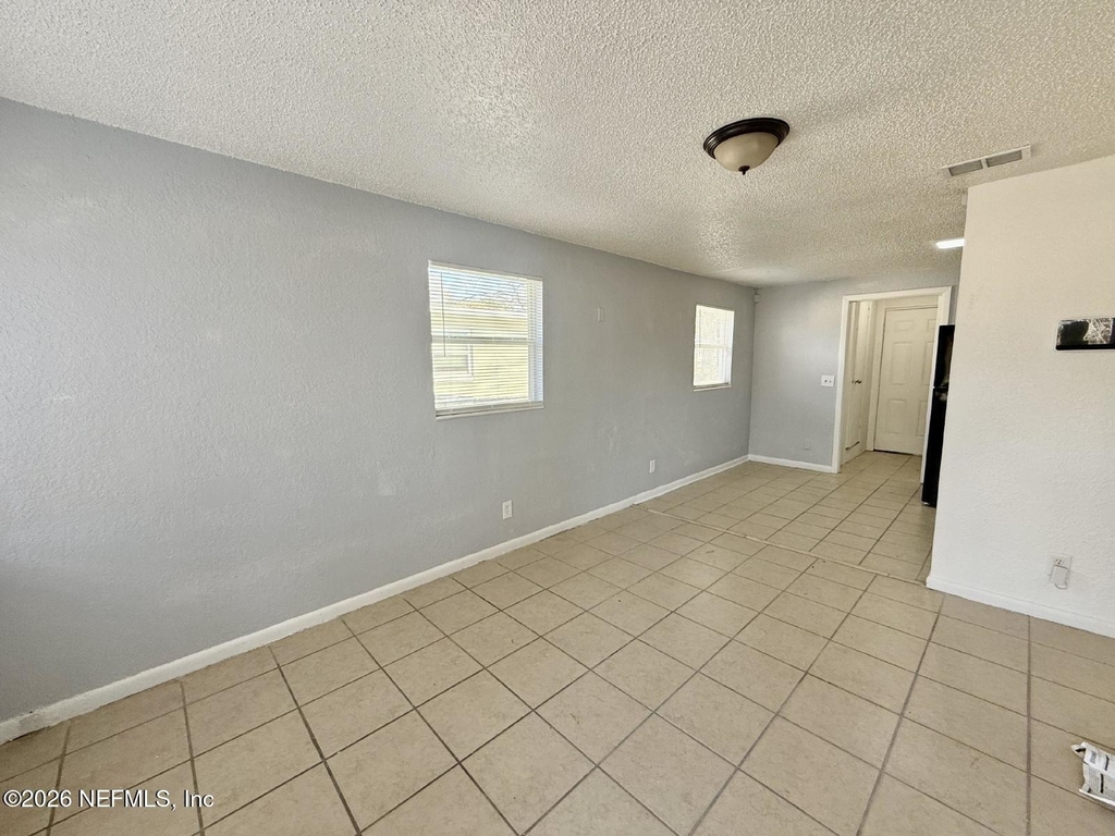 2540 W 25th Street - Photo 9
