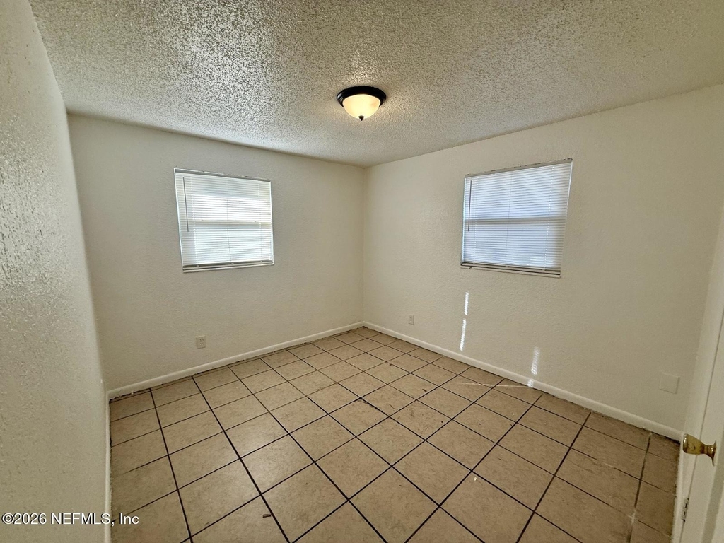 2540 W 25th Street - Photo 5