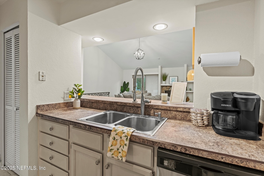 2219 Gorden Avenue - Photo 15