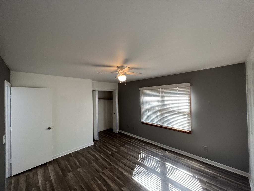 502 Powers Court - Photo 11