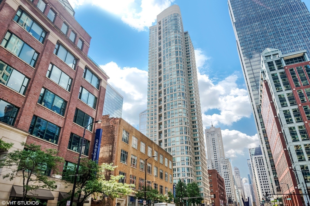 345 N Lasalle Street - Photo 0
