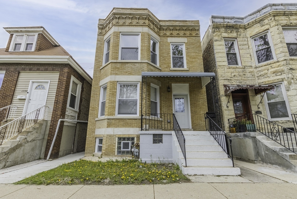 1234 S 49th Avenue - Photo 0