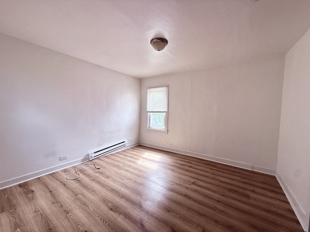 1801 Victoria Avenue - Photo 9