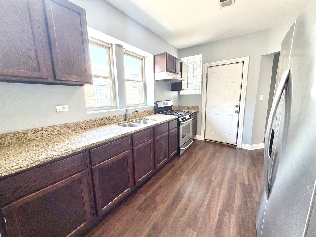 7821 S Phillips Avenue - Photo 16