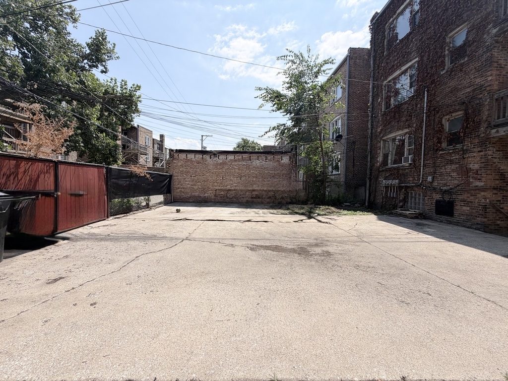 7821 S Phillips Avenue - Photo 17