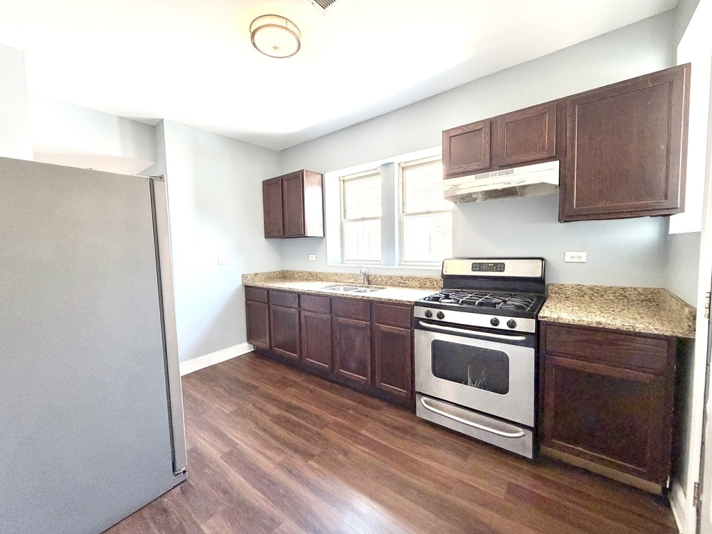 7821 S Phillips Avenue - Photo 15