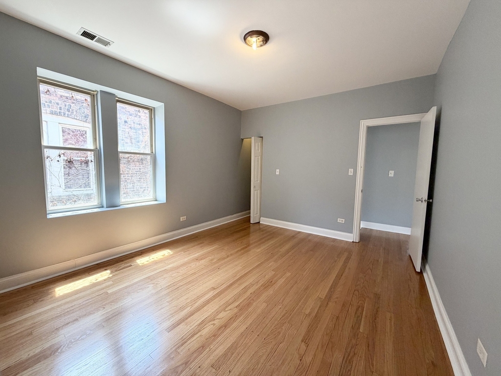 7821 S Phillips Avenue - Photo 7