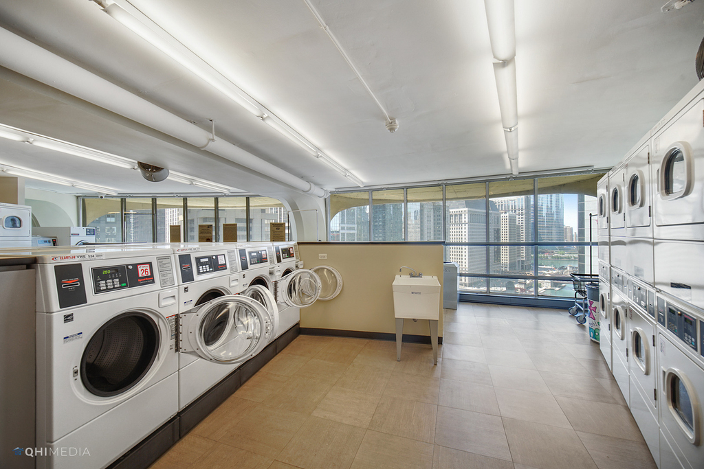 300 N State Street - Photo 17