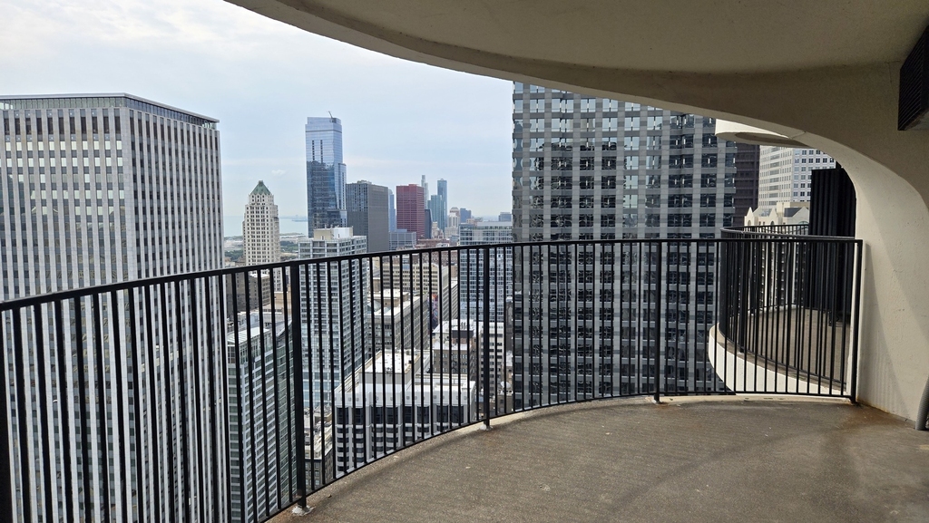300 N State Street - Photo 14