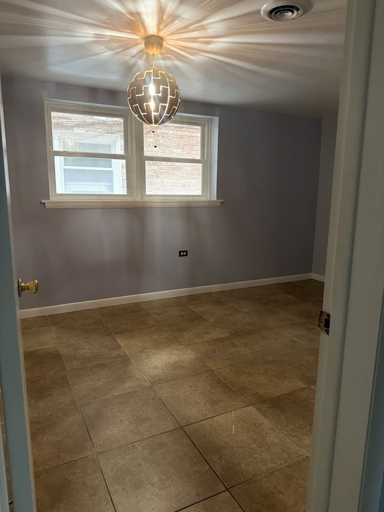 7732 W Addison Street - Photo 4