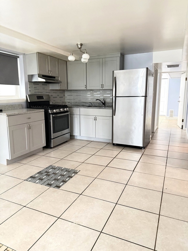 7732 W Addison Street - Photo 14