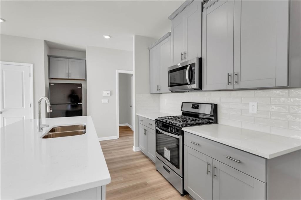 1645 Villageside Court - Photo 8