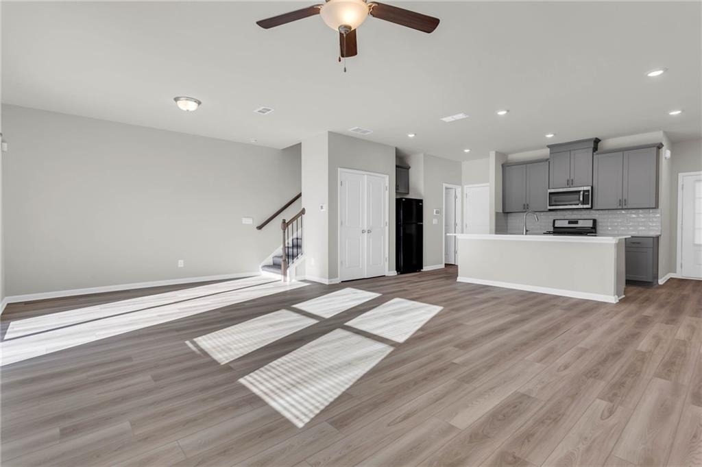 1645 Villageside Court - Photo 12