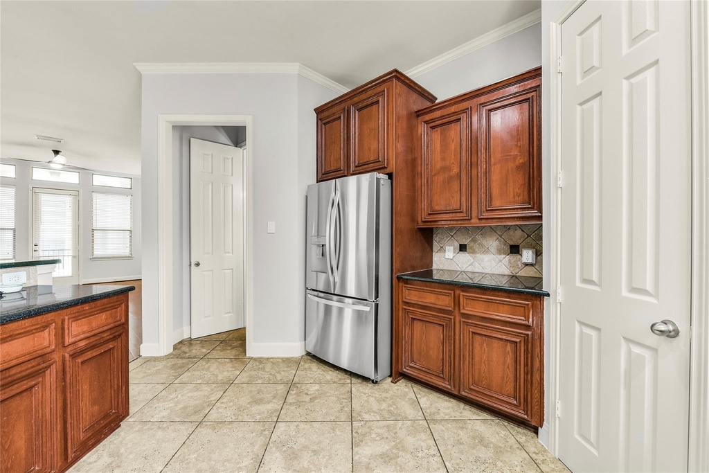 1607 W Dallas Street - Photo 6