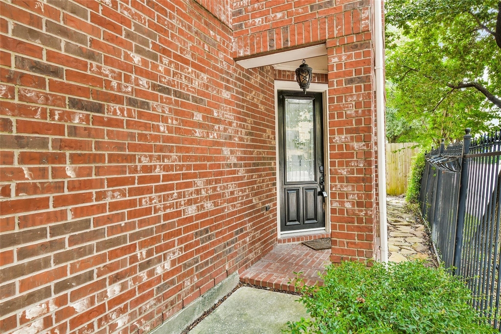 1607 W Dallas Street - Photo 23