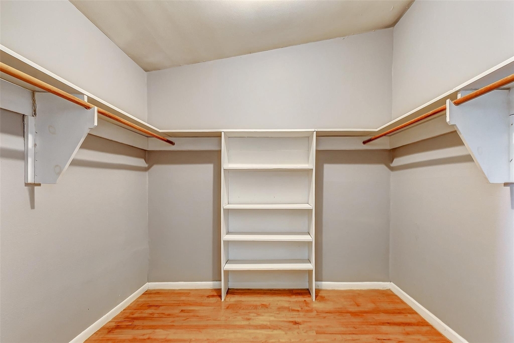 5519 Burlinghall Drive - Photo 7