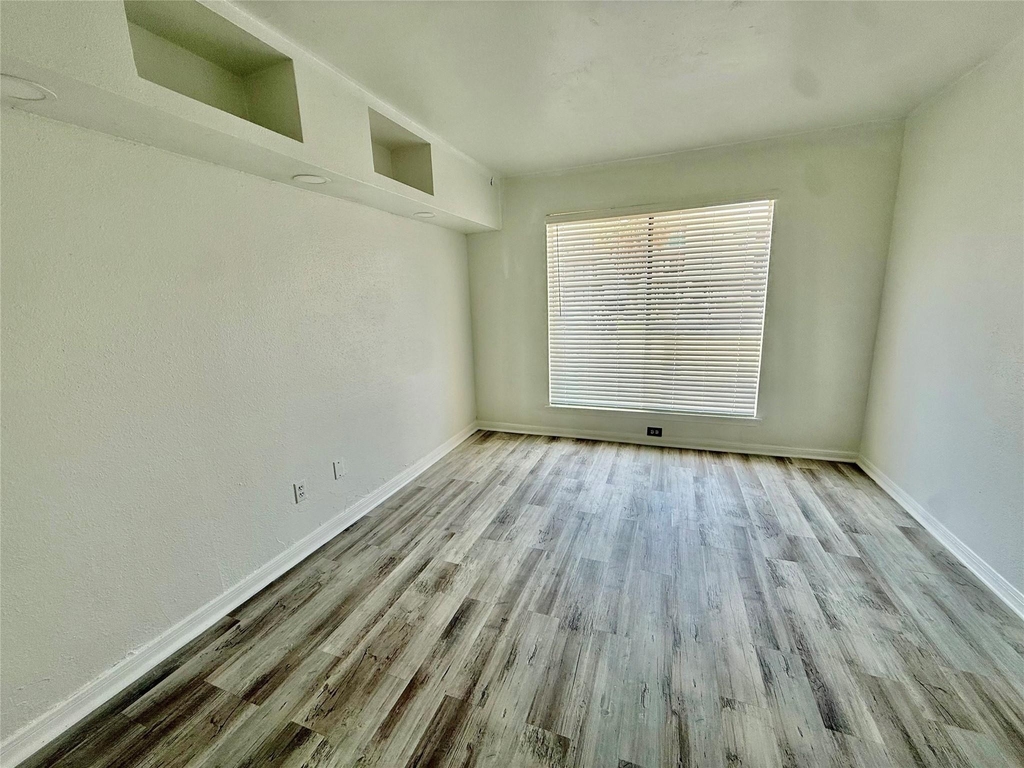 2830 S Bartell Drive - Photo 8