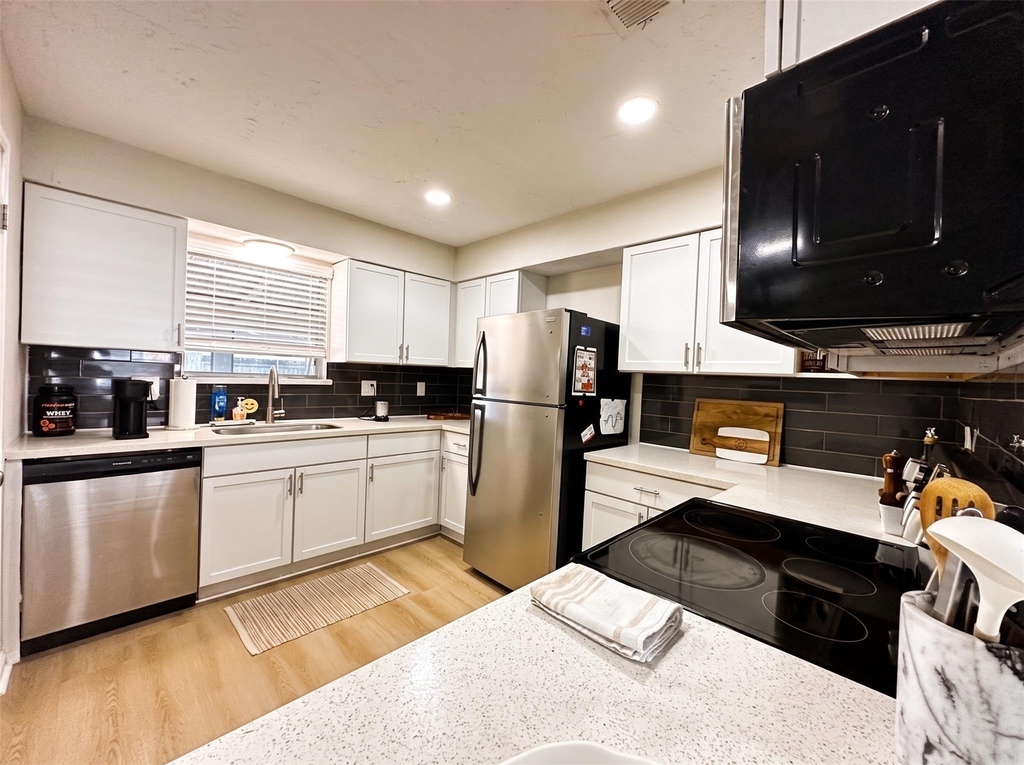 9332 Derrik Drive - Photo 5