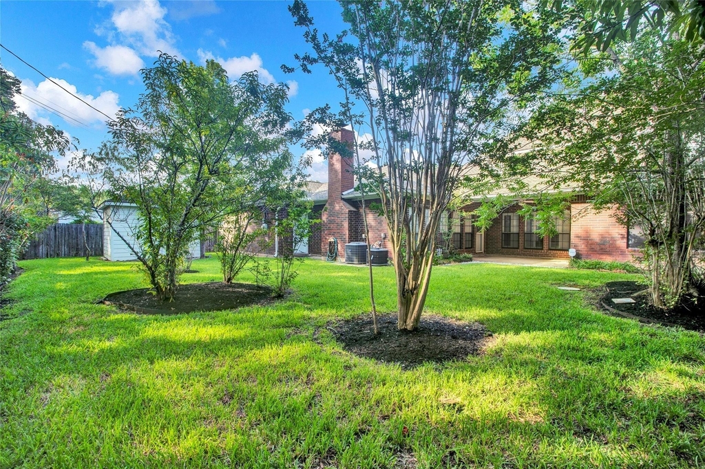 611 N Hickory Street - Photo 24