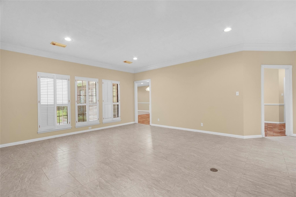 611 N Hickory Street - Photo 6