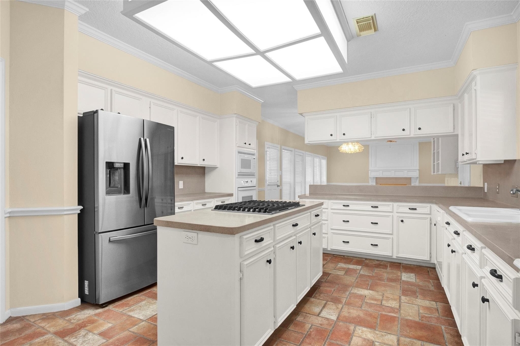 611 N Hickory Street - Photo 9