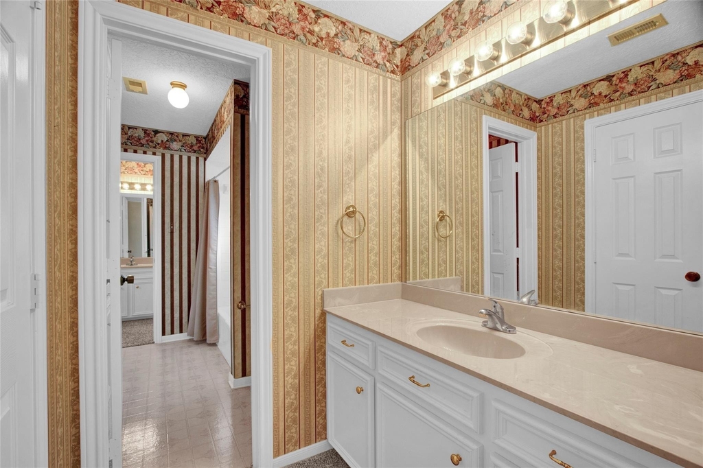 611 N Hickory Street - Photo 21